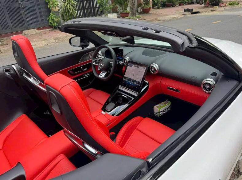 Mercedes-AMG SL43 lăn bánh 2.000 km rao bán lại: Cơ hội hiếm cho giới mê xe thể thao 643279
