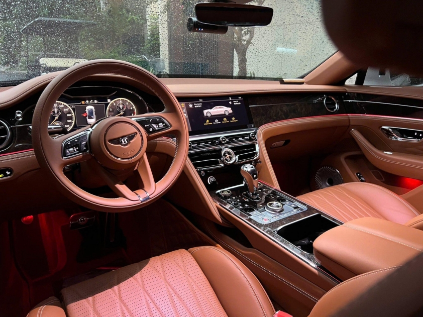 Bentley Flying Spur V8 đời 2021 rao bán hơn 13 tỷ: Xe cũ nhưng tại sao vẫn khiến giới đại gia tranh nhau sở hữu? 645034