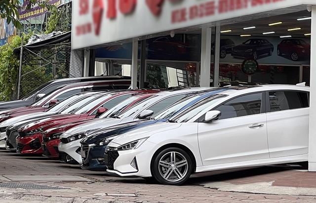 Màu xe càng phổ biến, càng “lỗ” khi bán lại 645265