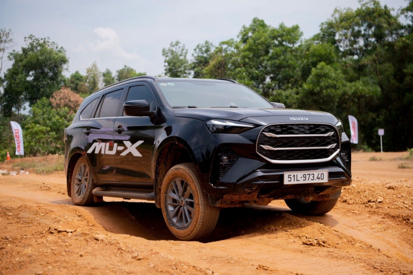 Isuzu mu-X 2025: Bản nâng cấp nhưng chưa trọn vẹn 647047