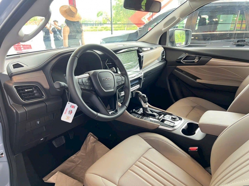 Isuzu mu-X 2025: Bản nâng cấp nhưng chưa trọn vẹn 647048
