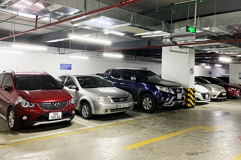 Bộ Xây dựng đề xuất miễn phí đường bộ cho mọi xe “đắp chiếu” từ 30 ngày, bỏ tem dán kính ô tô 647207