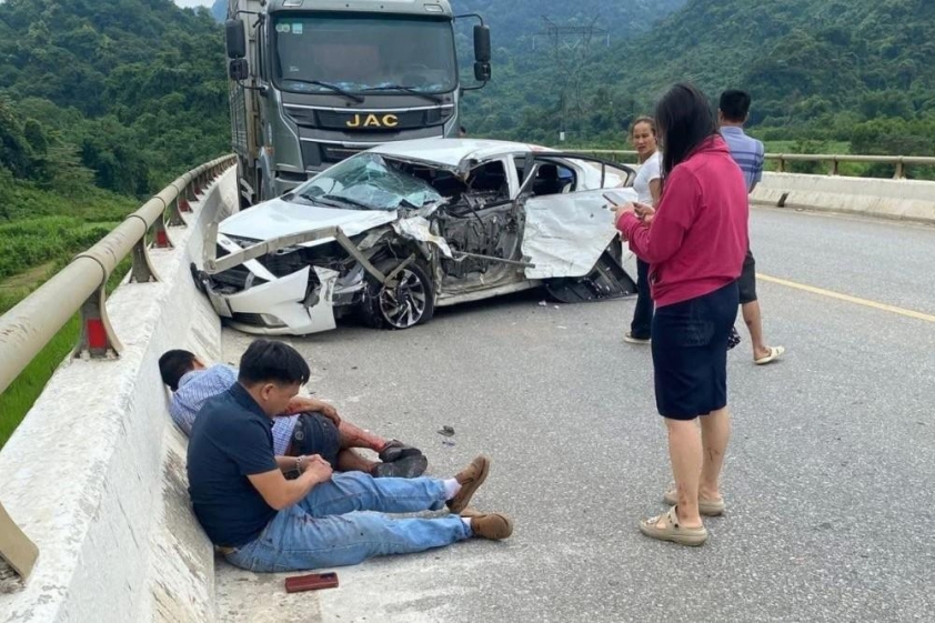 Tai nạn nghiêm trọng trên đường Hồ Chí Minh hé lộ khoảng trống trong an toàn giao thông? 647273