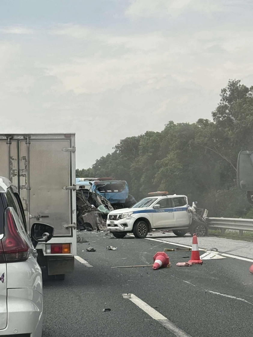 Va chạm liên hoàn tại Km19+400 cao tốc Hà Nội – Hải Phòng: Bài học đắt giá cho tài xế ưa “phóng nhanh, vượt ẩu” 648811