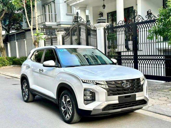 Ngân sách hơn 500 triệu, chọn xe gầm cao chạy lướt nào “đáng đồng tiền bát gạo”? 649331