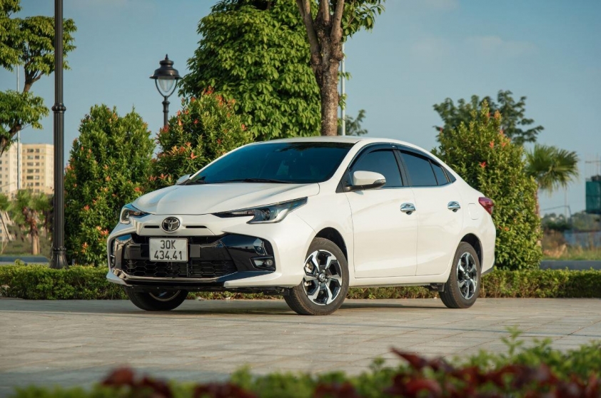 Tháng 5 nhiều biến động tại Toyota: SUV hạng sang bán vượt kỳ vọng, sedan bình dân lên ngôi, 649415