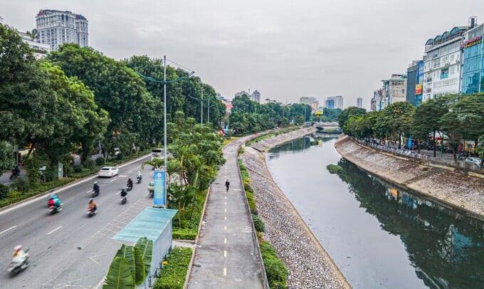 Tuyến đường xanh bên sông Tô Lịch thành “đường hoang”: Lỗi tại người dân hay quy hoạch? 649778