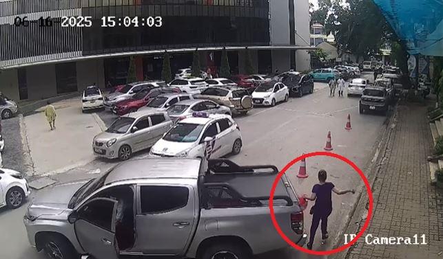 Tai nạn lùi xe tại bệnh viện Hà Đông: Cảnh báo điểm mù và kỹ năng xử lý trong không gian hẹp 651334