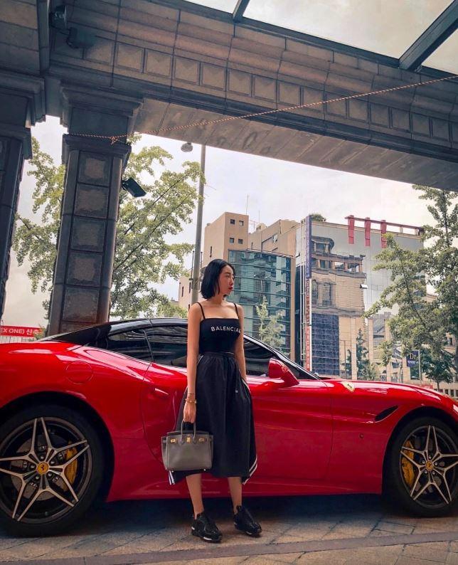 Từ TikTok triệu view đến siêu xe chục tỷ: Cuộc sống hào nhoáng của Cún Bông trước ngày bị bắt 654964