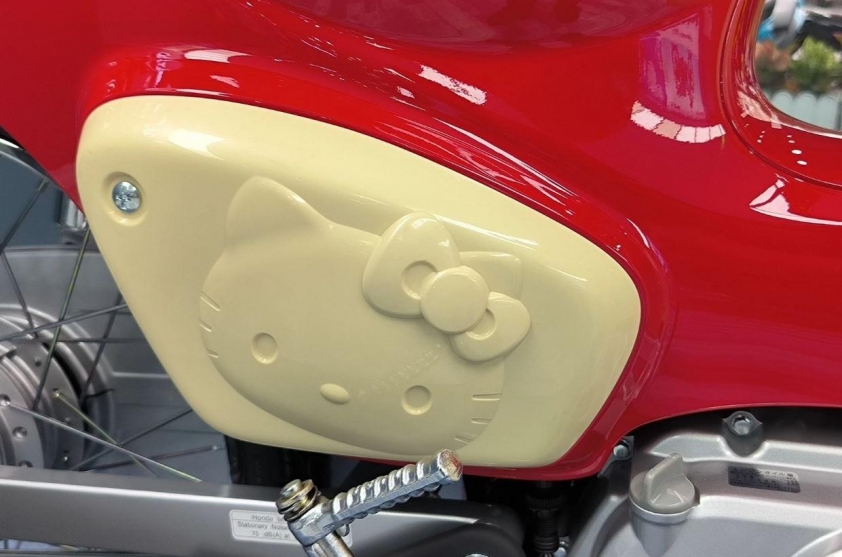 Phiên bản giới hạn Super Cub 50 Hello Kitty cập bến Việt Nam với nhiều chi tiết độc đáo 655227