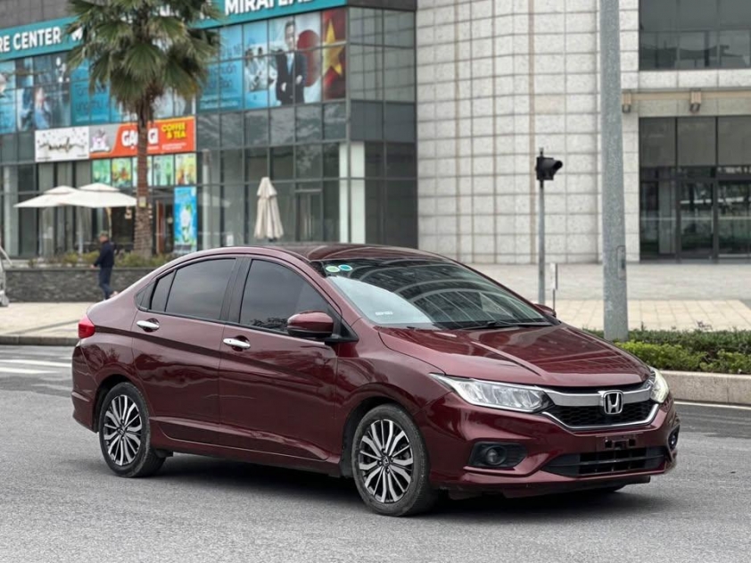 Top 10 xe sedan phổ thông cũ giữ giá nhiều nhất 2025 655873