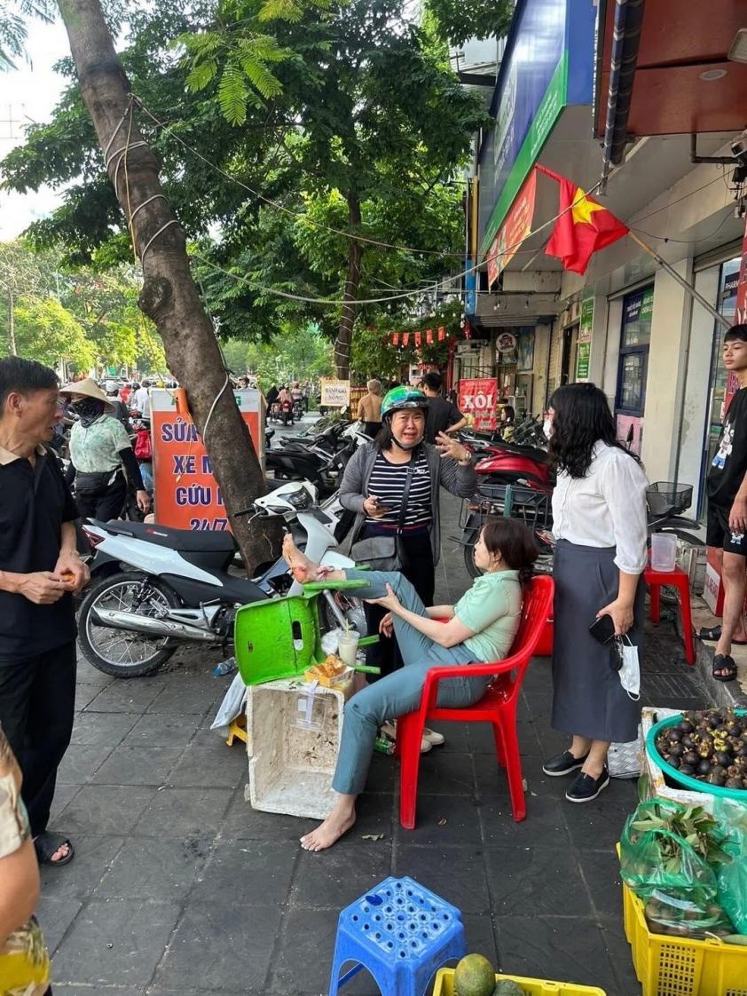 Tai nạn kinh hoàng ở Hà Nội: Bị ô tô hất văng 3 mét, nạn nhân kể lại giây phút