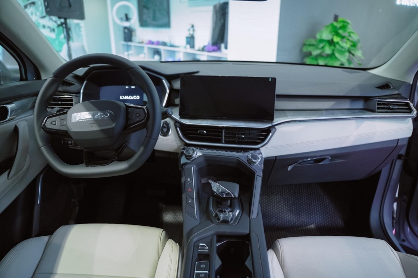 Bỏ bớt tiện nghi để hạ giá: Bài toán khó của xe Trung Quốc tại Việt Nam 663443