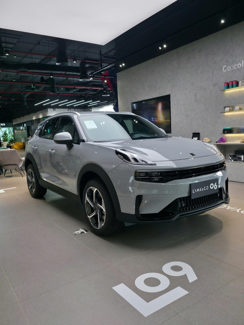 Bỏ bớt tiện nghi để hạ giá: Bài toán khó của xe Trung Quốc tại Việt Nam 663438