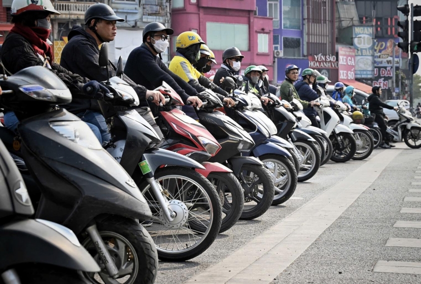 Loạt tuyến đường ở Hà Nội sẽ cấm xe máy xăng từ 2026 665110