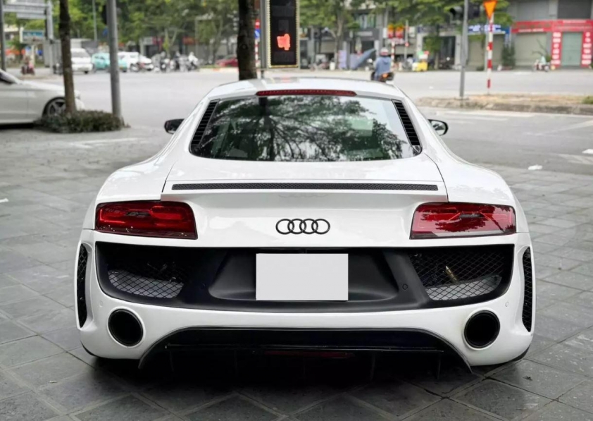 Audi R8 độ độc nhất xuất hiện tại Hà Nội: Giá 3,2 tỷ, vẫn giữ nguyên chất siêu xe V8 665834