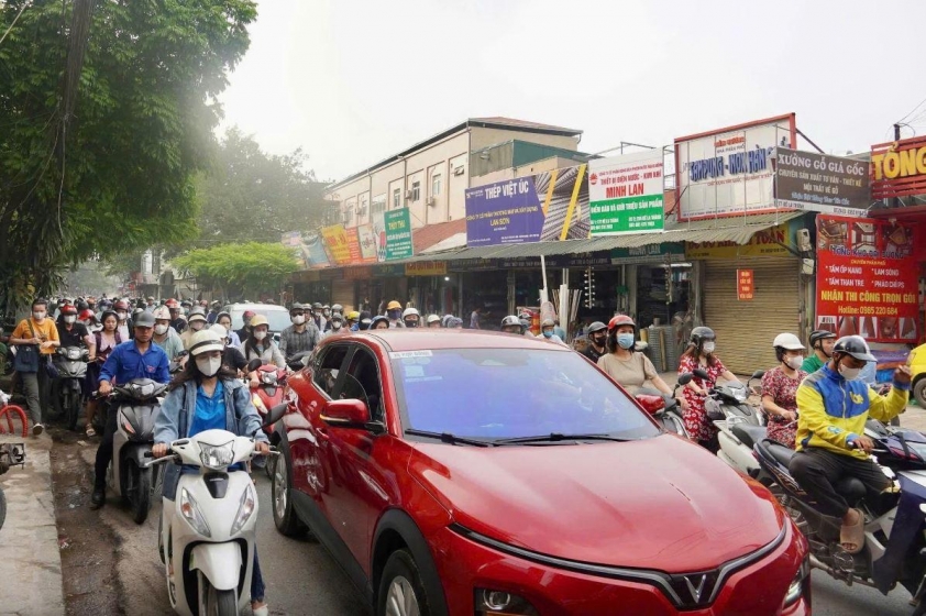 Doanh nghiệp xe máy đẩy nhanh chuyển đổi trước lộ trình cấm xe xăng tại Hà Nội 666285