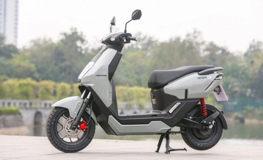 Doanh nghiệp xe máy đẩy nhanh chuyển đổi trước lộ trình cấm xe xăng tại Hà Nội 666288