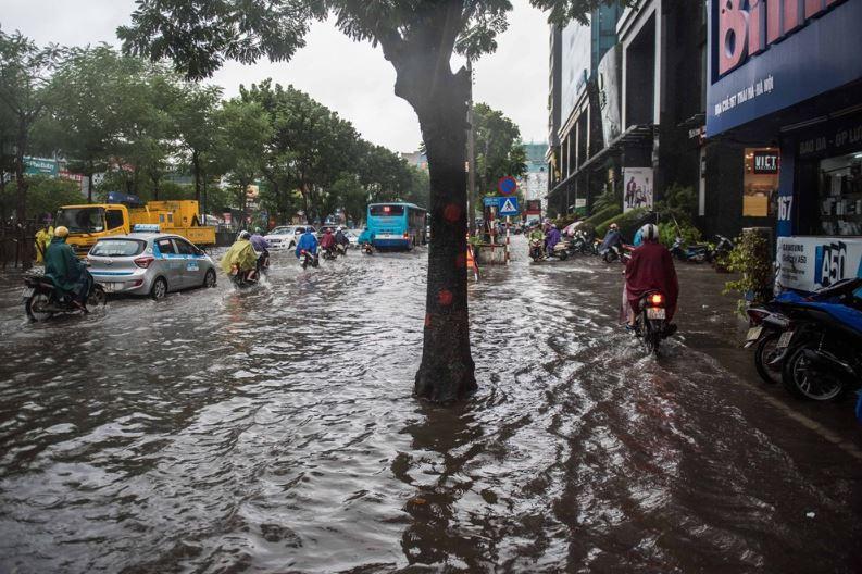 Hà Nội khẩn trương chuẩn bị trước bão số 3: Người dân chủ động, chính quyền sẵn sàng 669057