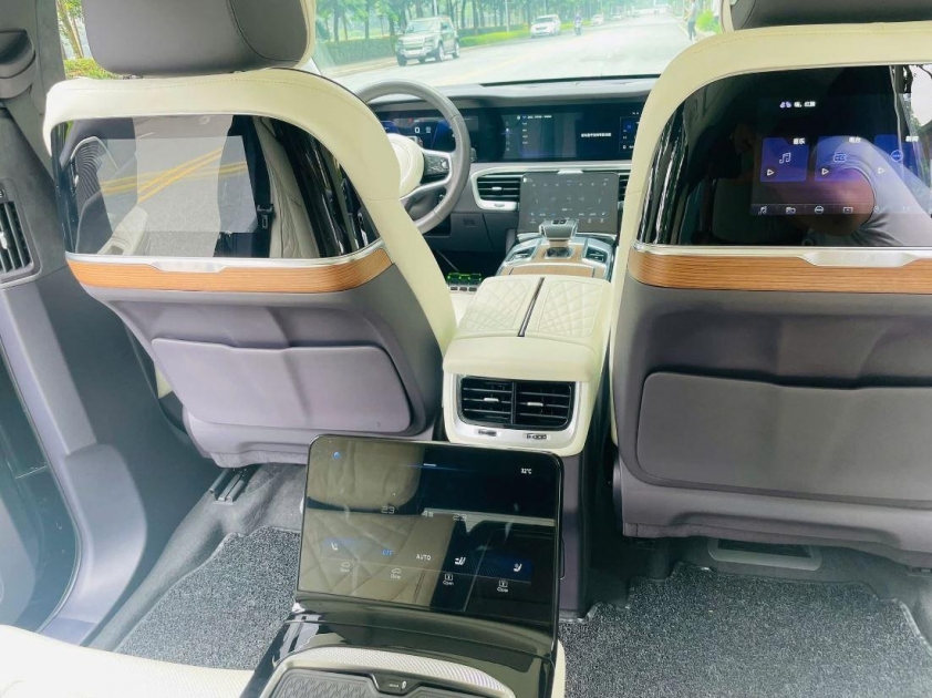 Hongqi E-HS9 rớt giá mạnh sau 2 năm: Mua 4 tỷ, bán lại chỉ hơn 2 tỷ 673374