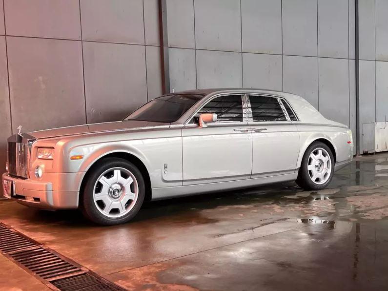 Lăn bánh hơn 3 vạn km sau gần 20 năm, Rolls-Royce Phantom vẫn giữ giá không tưởng 674891