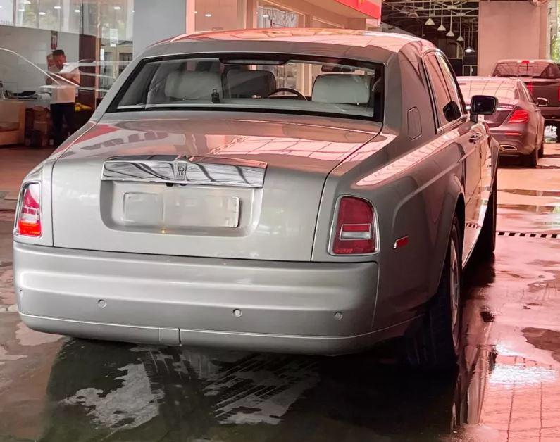 Lăn bánh hơn 3 vạn km sau gần 20 năm, Rolls-Royce Phantom vẫn giữ giá không tưởng 674892