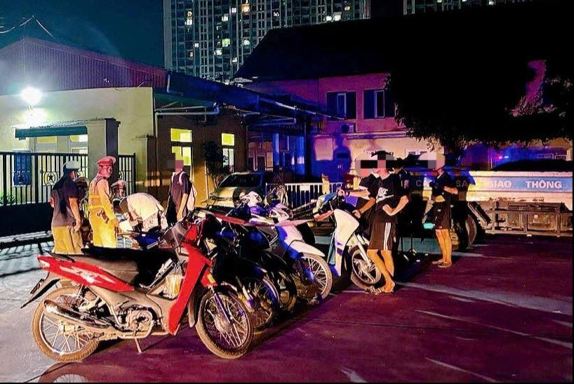 Xử lý hàng loạt “quái xế” gây náo loạn tại Hà Nội 675585