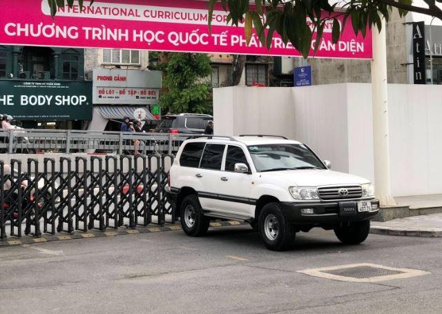 Land Cruiser 105 “zin” máy dầu đời 2005 bất ngờ rao bán với giá khkhiến dân chơi off-road xôn xao 676050