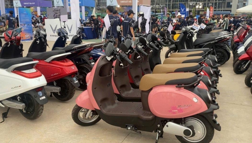 Tháo gỡ lo lắng của người tiêu dùng khi chuyển đổi sang xe máy điện 676384