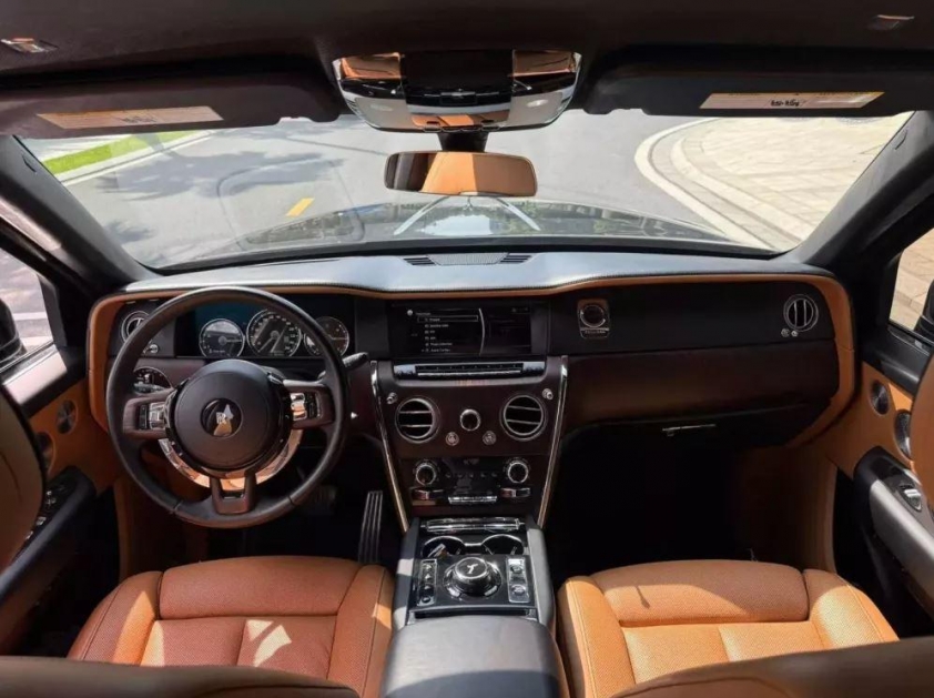 Rolls-Royce Cullinan 2020 rao bán với mức giá