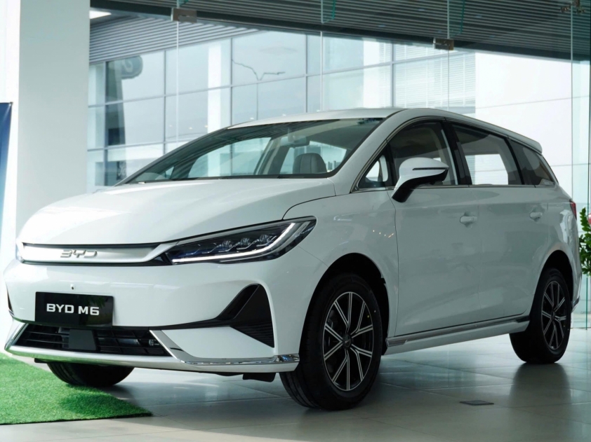 VinFast Limo Green vs BYD M6: So kè hai mẫu xe điện chạy dịch vụ làm mưa làm gió tại Việt Nam 678680