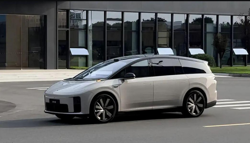 Hãng xe Trung Quốc gây tranh cãi với video thử nghiệm va chạm SUV điện và xe tải 8 tấn 679254