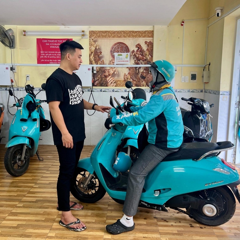 Trạm sạc xe điện tại TP.HCM kiêm điểm nghỉ chân cho tài xế công nghệ 680704