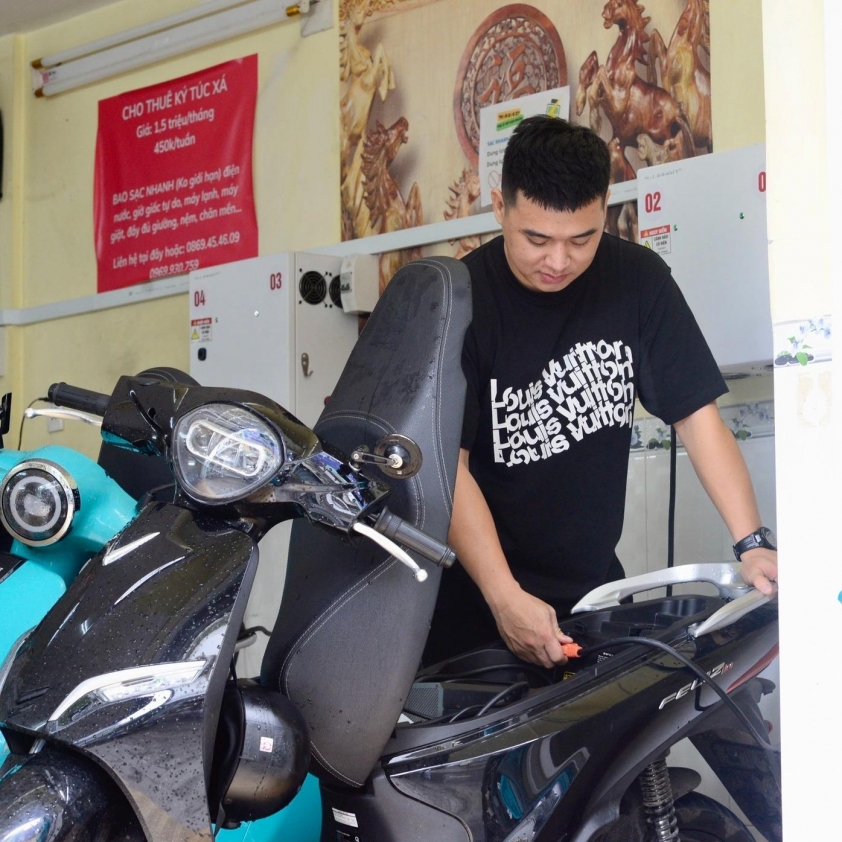 Trạm sạc xe điện tại TP.HCM kiêm điểm nghỉ chân cho tài xế công nghệ 680705