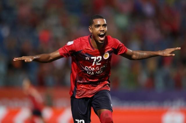 "Ngôi sao ngoại binh CAHN chạm tay vào danh hiệu xuất sắc năm" 4 Ngoại binh CAHN tiến gần danh hiệu xuất sắc nhất năm-735852