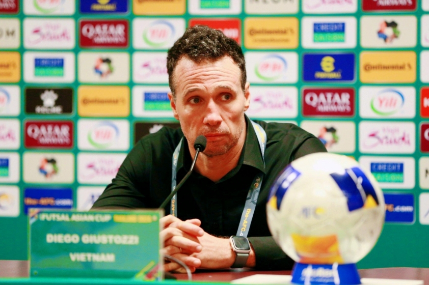 HLV Argentina bất bình vì tuyển Việt Nam bị làm khó ở SEA Games-745390