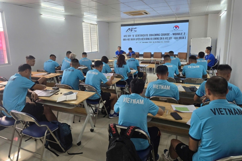 VFF tuân thủ đúng quy định mới của AFC về HLV 767986