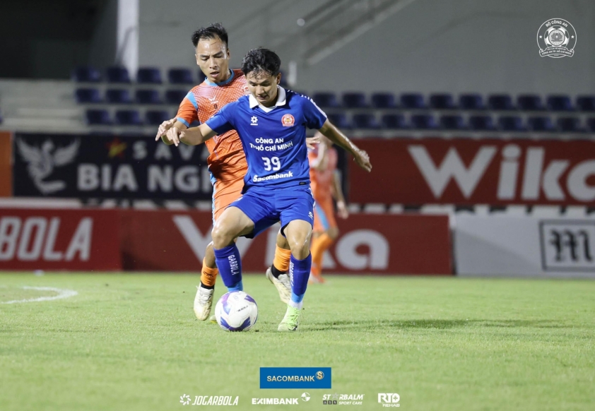 Việt kiều cực hiếm chưa đá, CA TP HCM vẫn thắng dễ 3-0 773792