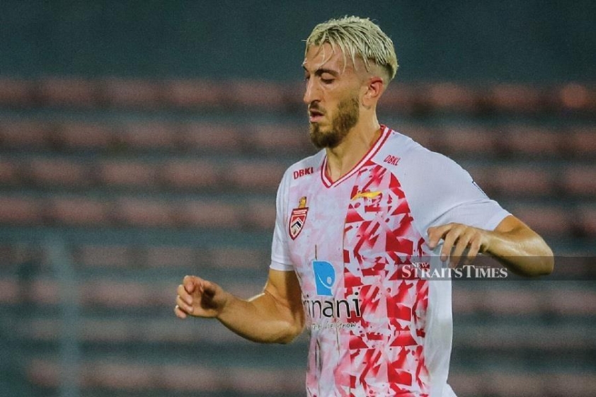 Được CAS ho&atilde;n ph&aacute;n quyết, Malaysia tiếp tục nhập tịch sao Australia trước trận gặp ĐT Việt Nam