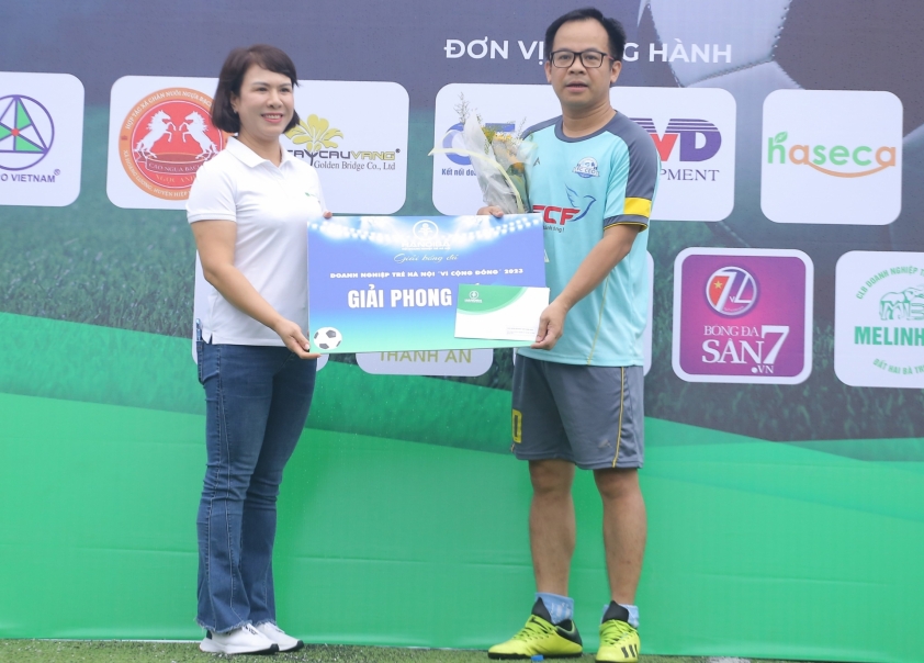 Bế mạc Giải bóng đá Doanh nghiệp trẻ Hà Nội Vì cộng đồng 2023: Ngập tràn cảm xúc 315852