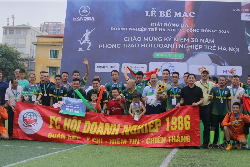 Bế mạc Giải bóng đá Doanh nghiệp trẻ Hà Nội Vì cộng đồng 2023: Ngập tràn cảm xúc 315859