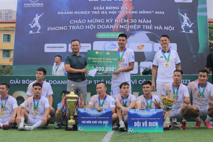 Bế mạc Giải bóng đá Doanh nghiệp trẻ Hà Nội Vì cộng đồng 2023: Ngập tràn cảm xúc 315866