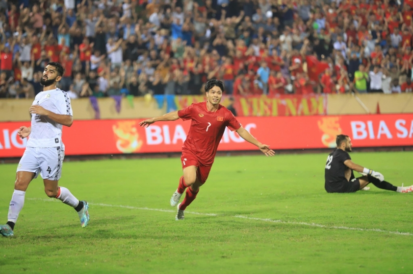 Không dự AFF Cup, Công Phượng chính thức có bằng đại học 571567