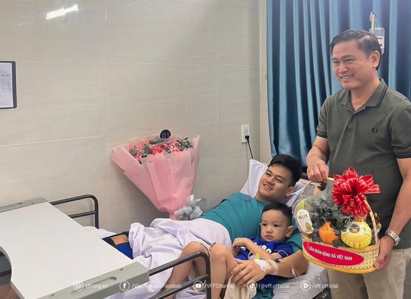 Sau phẫu thuật, Hồ Tấn Tài về quê ăn Tết với gia đình 587120