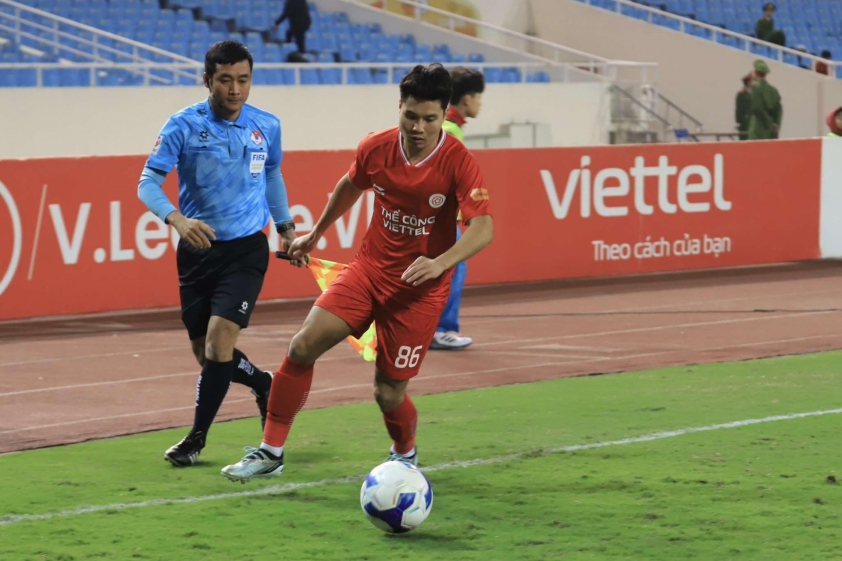 Trực tiếp Viettel 1-0 HAGL: Lợi thế rất sớm 591013