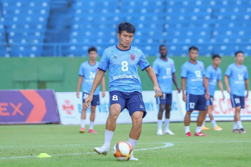 Đội bóng của Công Phượng mua tiền vệ từng dự World Cup 593345