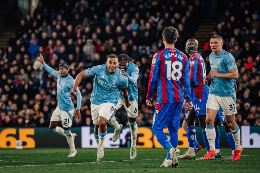 Bị Crystal Palace cầm hòa, Nottingham nguy cơ cao mất vé dự C1 630421