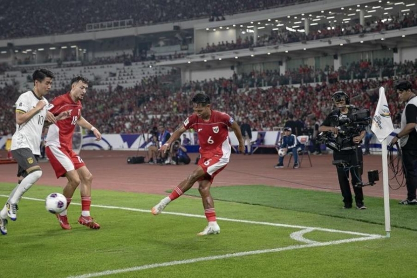 HLV Kluivert bất ngờ trao số 6 của ĐT Indonesia cho Beckham-645603