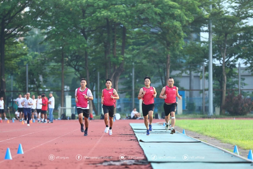 1 trọng tài V-League phải đi cấp cứu khi kiểm tra thể lực 677402
