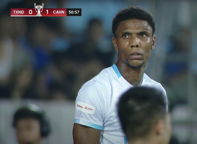 Trực tiếp Nam Định 0-1 CAHN: Khai thông bế tắc 681507